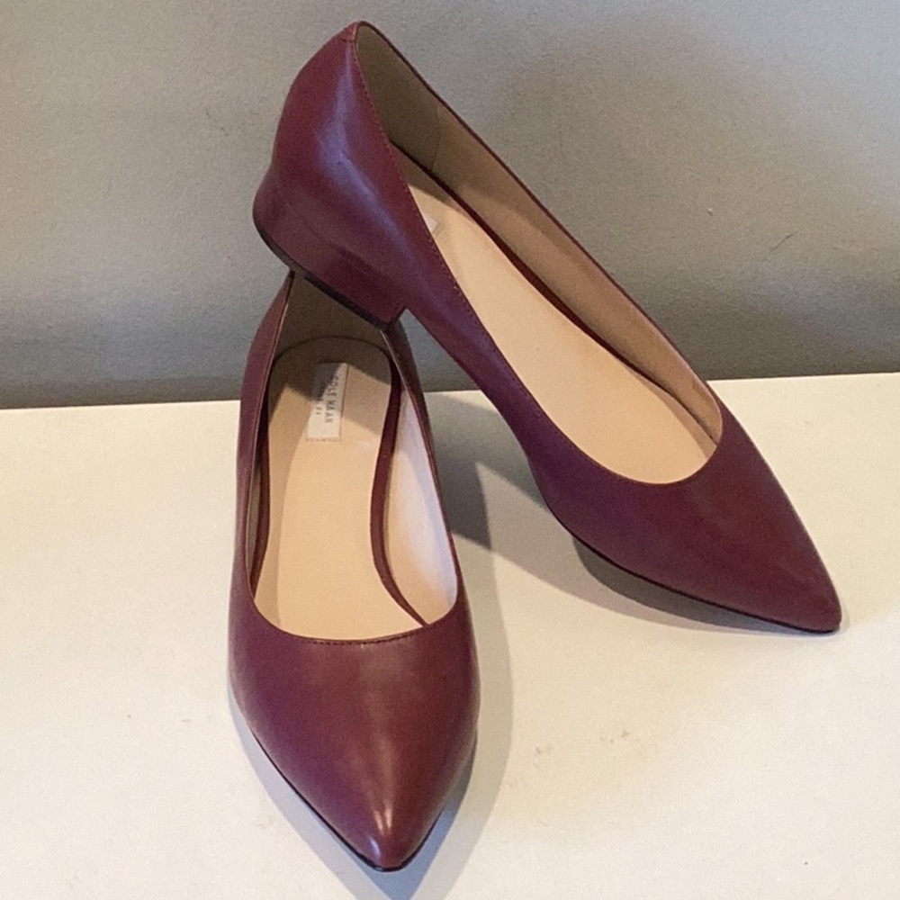 Beautiful Cole Haan Leather Low Heel Leather Sole Slip on. 8 Woman’s. Like New